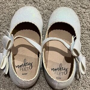 Monkey Feet Shimmering Cream Dress Shoes